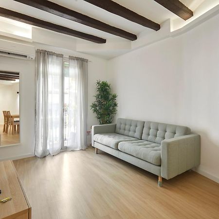 17 Nice Apartment Next To El Molino Barcelona Exterior photo