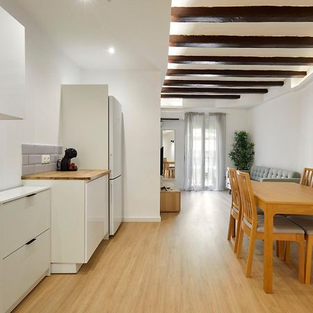 17 Nice Apartment Next To El Molino Barcelona Exterior photo