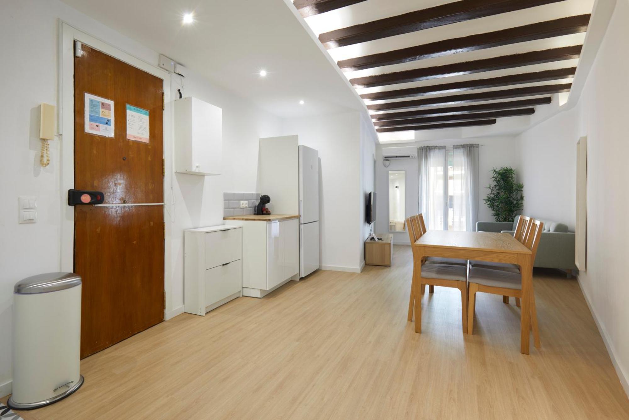 17 Nice Apartment Next To El Molino Barcelona Exterior photo
